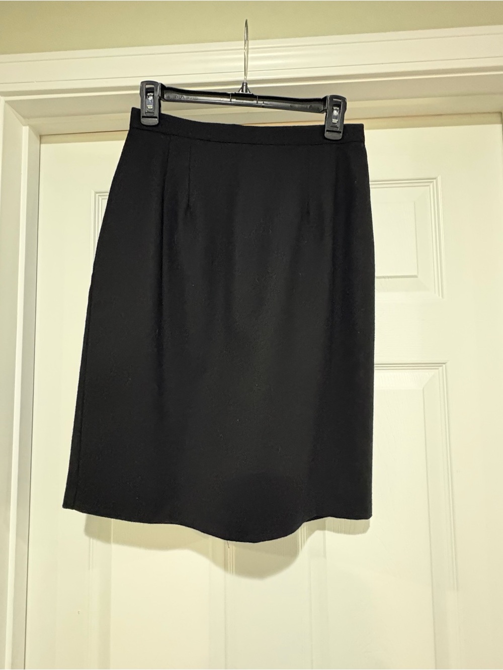 Classic Vintage Black Women's Pencil Skirt size 10 Wool